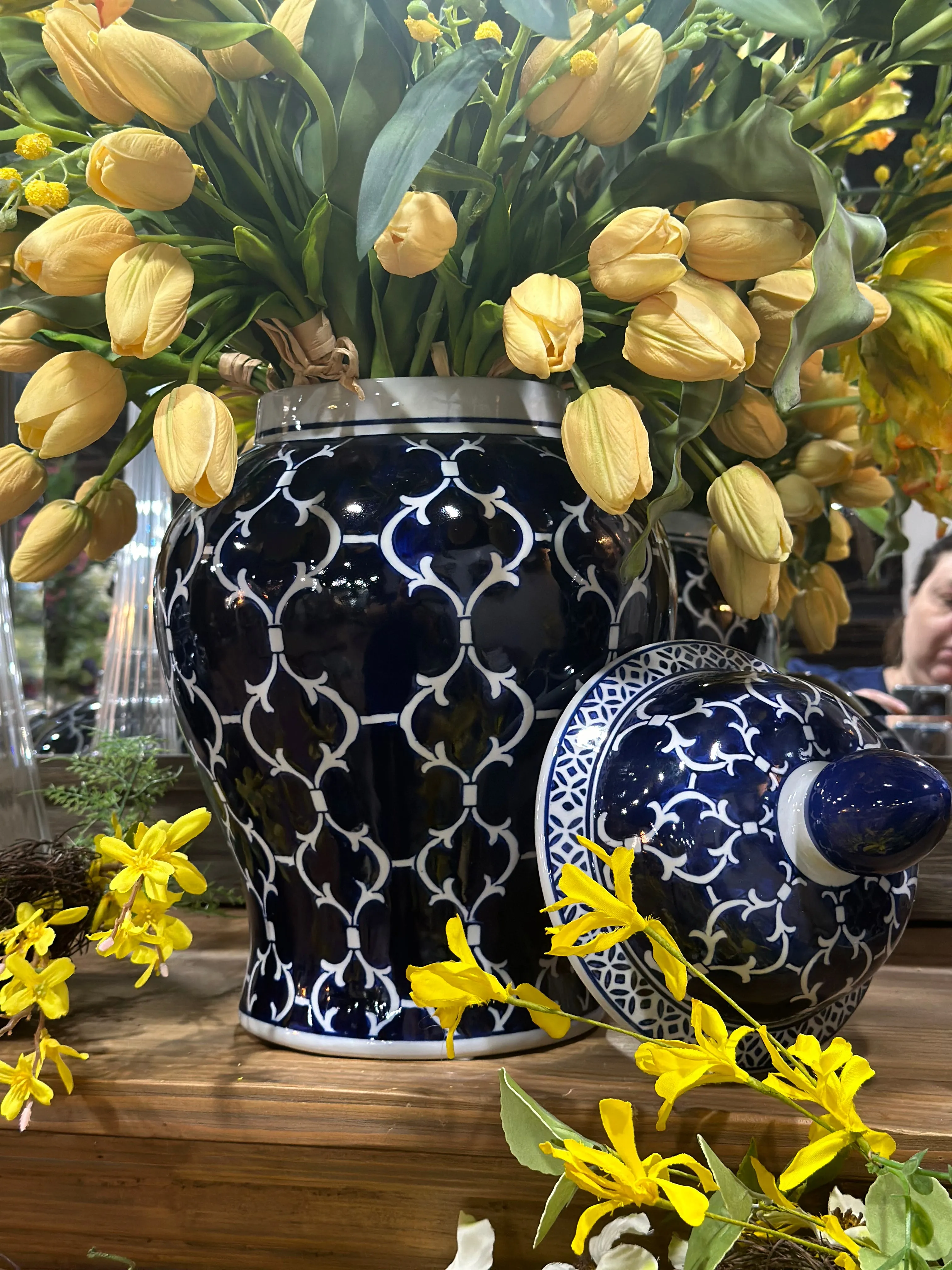 18" Blue & White Quatrefoil Lidded Ceramic Ginge