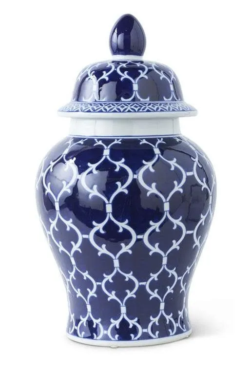 18" Blue & White Quatrefoil Lidded Ceramic Ginge
