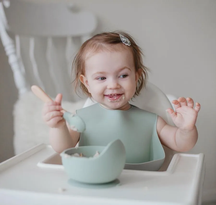 Glitter & Spice Silicone Food Bib - Ice Blue